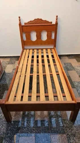 Cama de Madeira