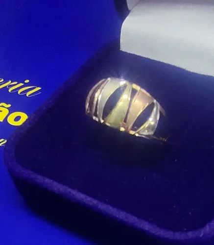 Anel 3 Tons de Ouro 10 mm Ouro 18 Kilates Peso 1.25 Gramas