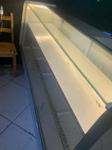 Freezer expositor