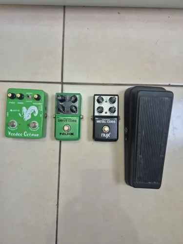 Vendo/Troco kit Pedais de guitarra Rock