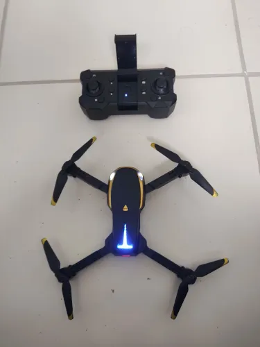 Vendo drone com câmera servo alta performance, em perfeito funcionamento.