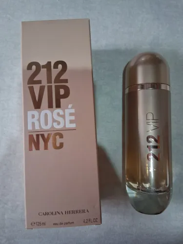 Perfume 212 vip rosé