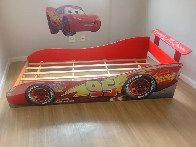 Cama infantil carro