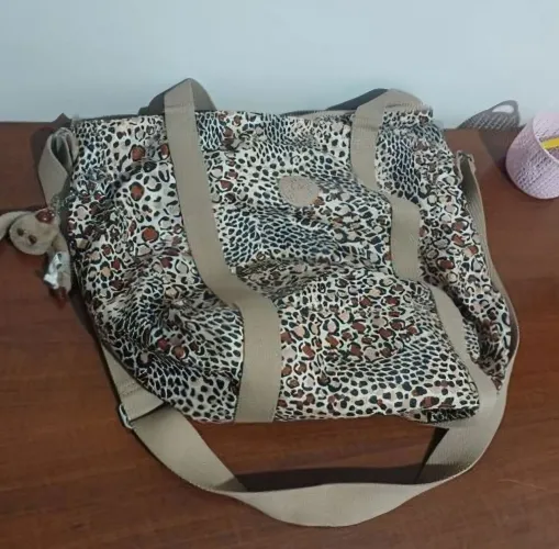 Bolsa mochila kipling oncinha