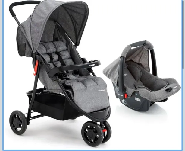 Carrinho de bebê voyage com bebê conforto 