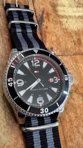 Relógio TOMMY HILFIGER, um absurdo!
