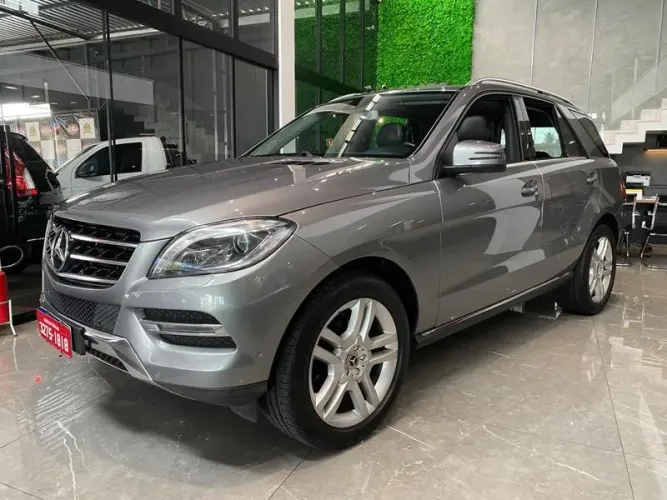 Mercedes-Benz ML-350 Sport CGI 3.5 V6 306cv 4X4 Aut. 2013
