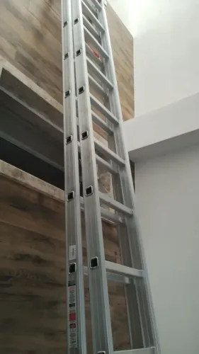 Vende-se escada