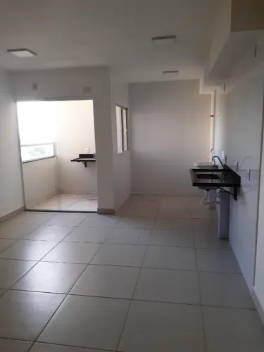 Alugo apartamento bairro Novo Mundo Uberlândia, com 2/4, sendo 1 suíte, com elevador.