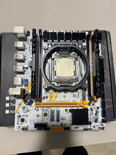 Kit Xeon 2680v4 + placa mãe qiyda + 32gb ram 3200mhz