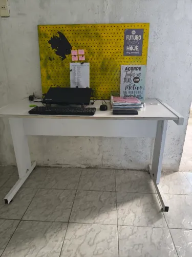 Mesa de estudo / escritório