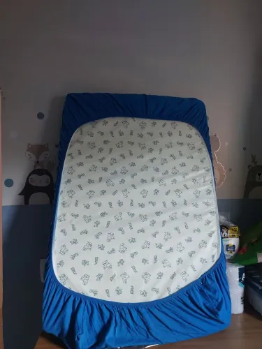 Berço cercado usado muito pouco