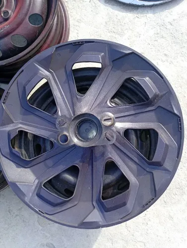 Vendo jogo de rodas 13 / + calotas esportivas