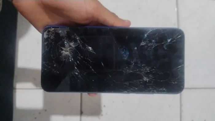 redmi 11 condição tela quebrada 
