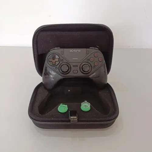 Vendo Controle sem Fio Astro Gaming C40 TR Preto Ps3 e Ps4 Semi novo 