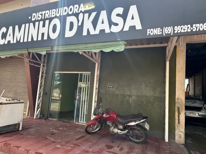 Aluga-se ponto comercial