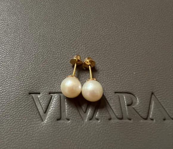 Brinco ouro amarelo e pérola Vivara