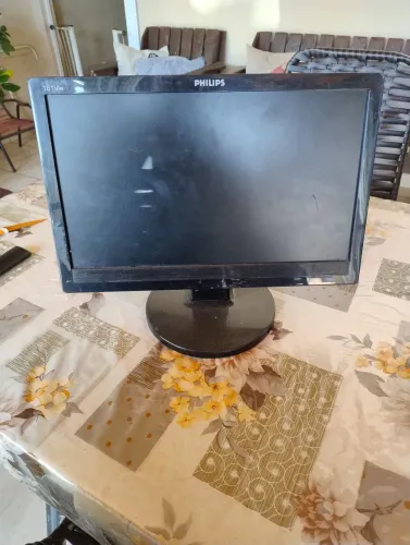 Computador e monitores