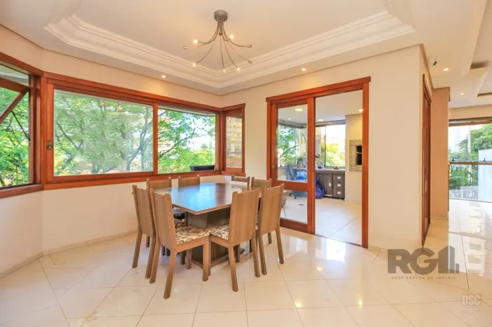 Apartamento para locação no bairro Petrópolis com 163 m² e 3 dormitórios/quartos.