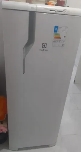 vendo Geladeira Eletrolux