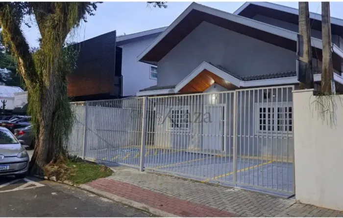 Imóvel para aluguel tem 200 metros quadrados com 4 quartos em Vila Ema - São José dos Camp