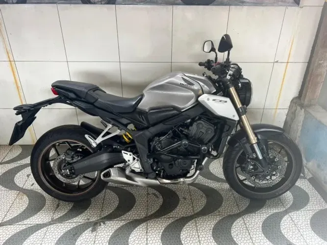 CB 650R - 2021