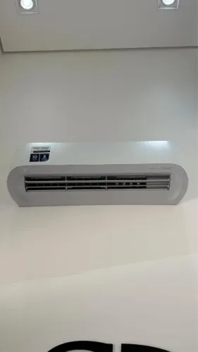 Ar Condicionado Split Inverter Electrolux Color Adapt 18.000 BTU WiFi 220V