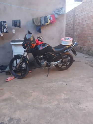 Vendo. Moto. fan 150 2013
