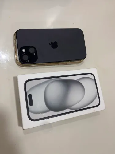 iPhone 15 256gb saúde da bateria 90%