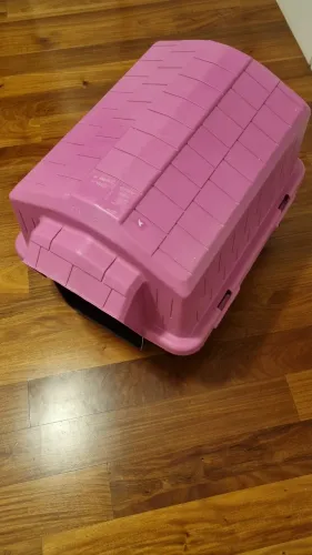Casinha canina rosa