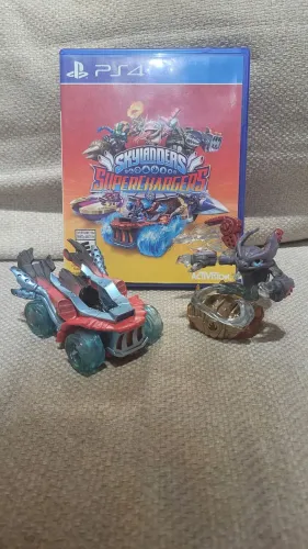 Kit Jogos Skylanders SUPERCHARGERS PS4