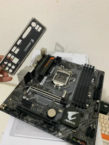 Placa mãe B360M Aorus GAMING 3 - COM DEFEITO 