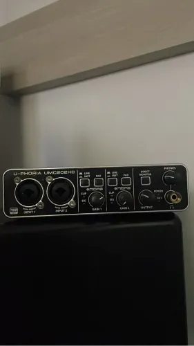 Interface Áudio USB Behringer UMC 202hd