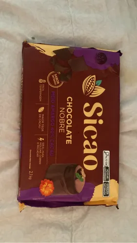 Vendo esses 3 chocolate comprei para fazer doces e desisti de fazer tem nota fiscal