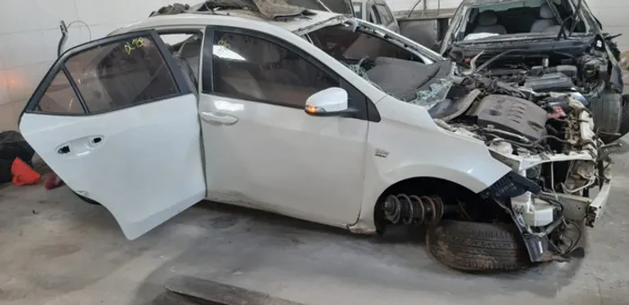 Sucata Corolla Xei 2015 para retirada de peças DL158