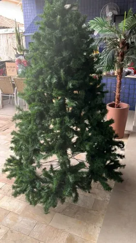 Arvore de Natal 2,30 altura por 1,30 largura