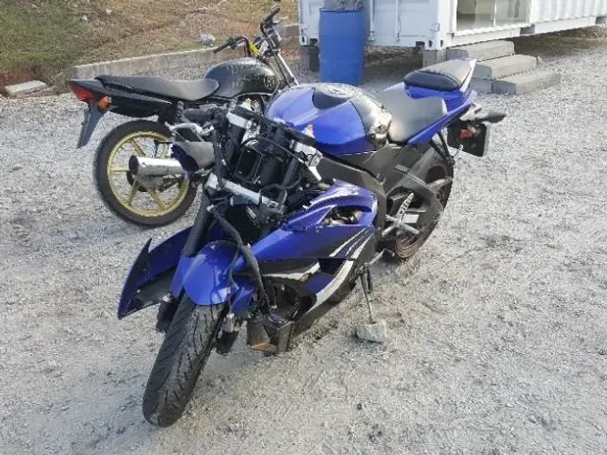 Sucata de moto para retirada de peças Yamaha R6 ano 2008