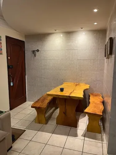 Mesa de Madeira com Bancos