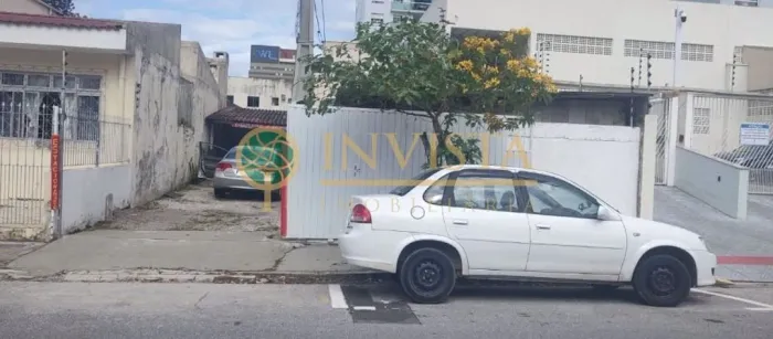 Terreno com viabilidade comercial e residencial à venda no Estreito.