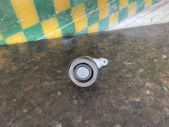 Cilindro da chave tampa de mala fiat punto
