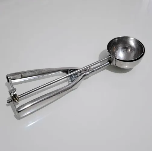 Antiga colher para sorvete em aço inox