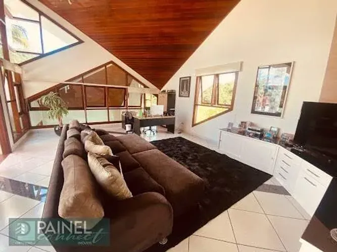 Casa de Condomínio no Jardim Acapulco - Guarujá, SP