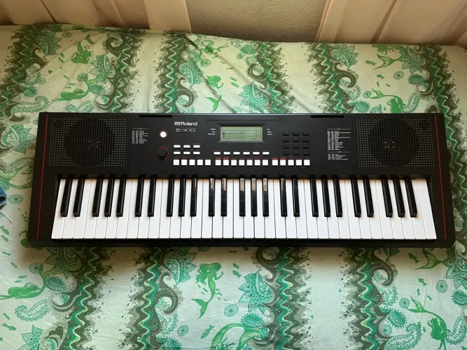 Roland E-X10 - Arranjador - NOVO - 10 meses de uso, C/ Nota Fiscal e Caixa