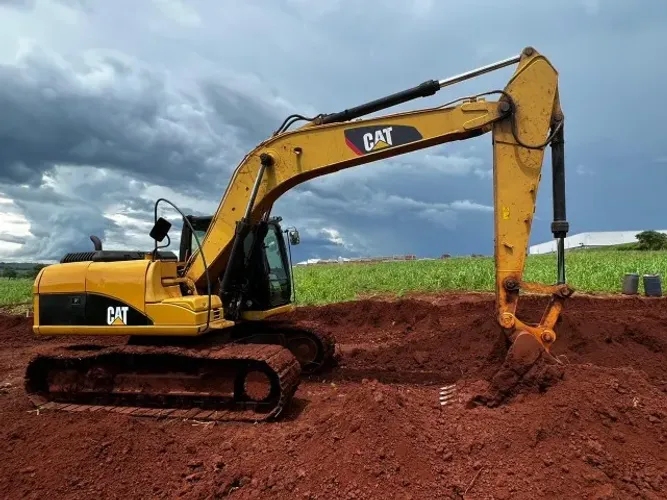 Escavadeira hidráulica Cat 315DL ano 2012