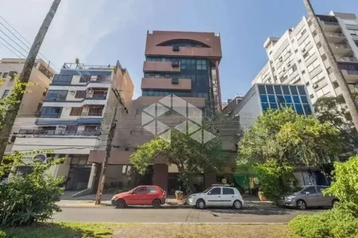 Sala comercial 40,24m² área privativa,toda reformada e mobilada no bairro Menino Deus