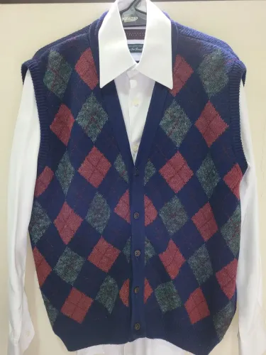 Colete Tricot Argyle Clássico tamanho médio.