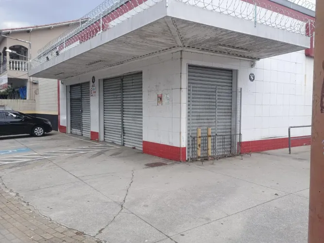 Vendo Prédio comercial com 525 m² de esquina com 2 principais avenidas corredor de ônibus 