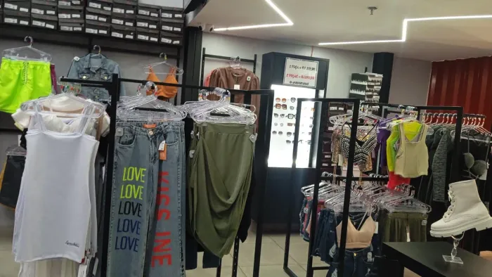 Expositor de Óculos em MDF com iluminação em LED 