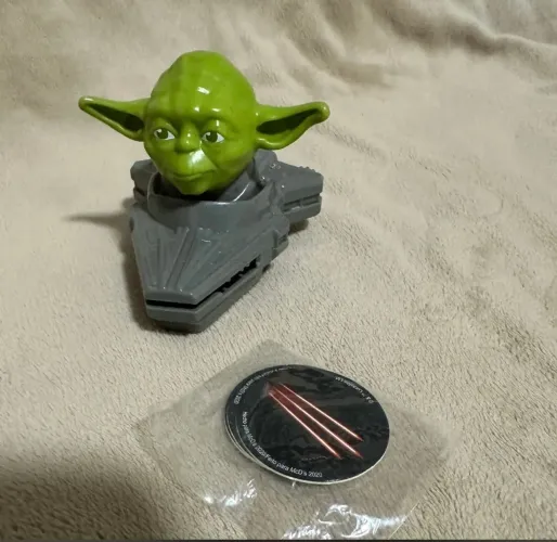 brinquedo boneco mestre yoda star wars mc Donald?s 2020
