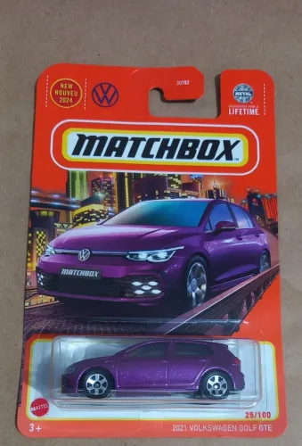 Miniatura Matchbox 2021 Volkswagen Golf GTE